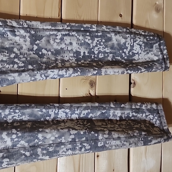 Lululemon High Rise Invigorate  NWT  Tights Leggings Size 4 - Picture 2 of 7